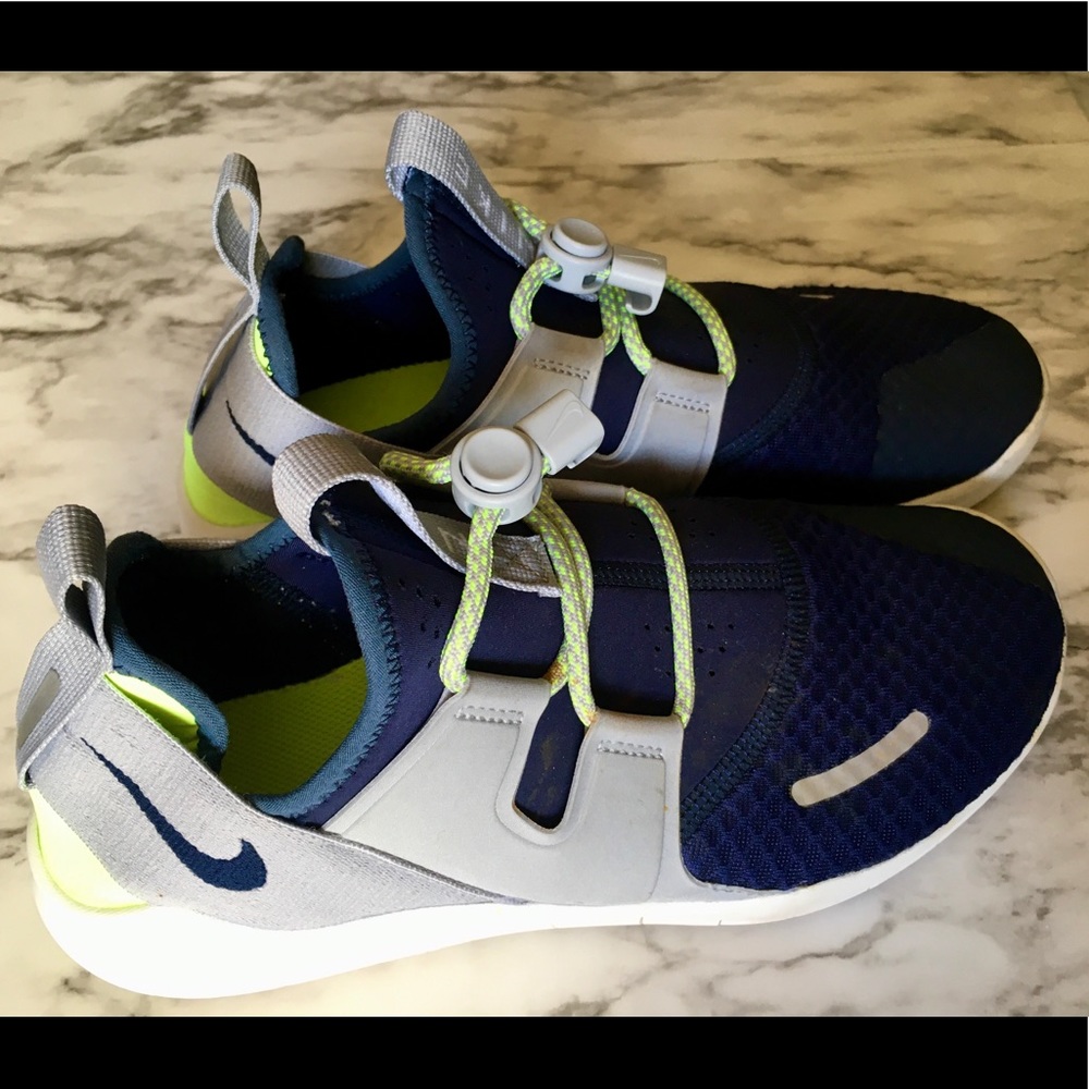 Big Boys Nike Free Commuter Size 5